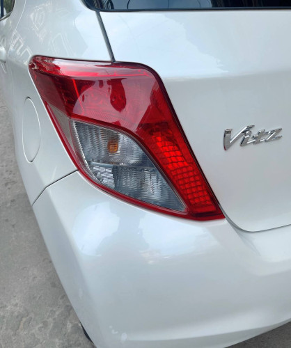មហាថ្មី Vitz 2012 Full Option