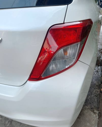 មហាថ្មី Vitz 2012 Full Option