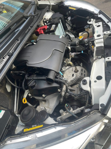 មហាថ្មី Vitz 2012 Full Option