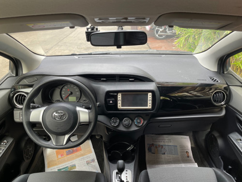 មហាថ្មី Vitz 2012 Full Option