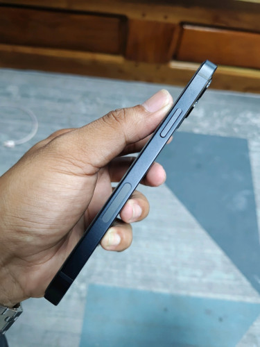 12 black សុំណំសុីន