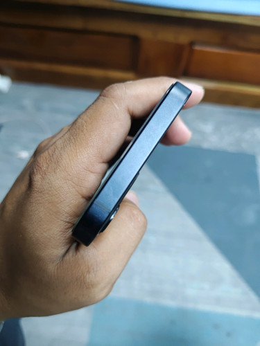 12 black សុំណំសុីន