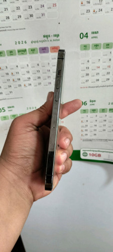 12 PM 256G CH ដាក់ sim 2