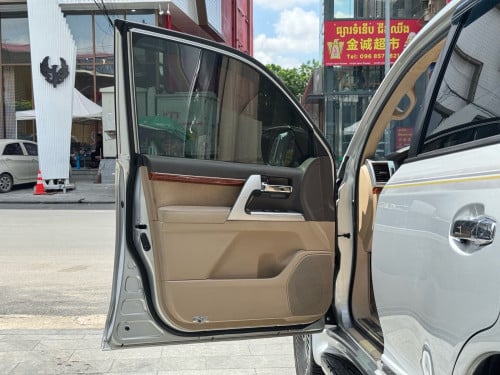 2013 Land Cruiser GX-R (2013年陸地巡洋艦GX-R)