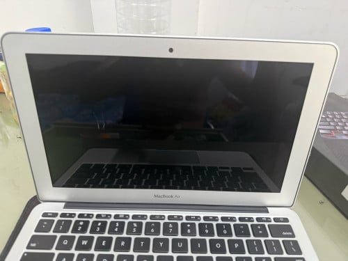 2015 Apple MacBook Air 11" i51.60GHz/4GB/128GB SSD - (Silver) A1465