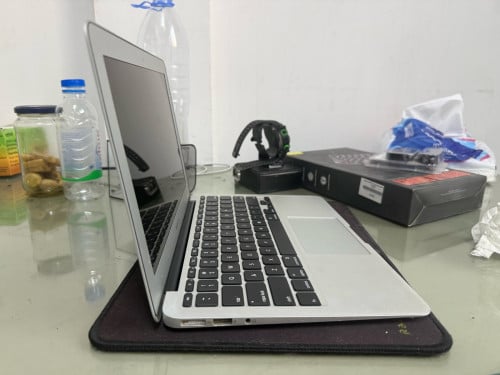2015 Apple MacBook Air 11" i51.60GHz/4GB/128GB SSD - (Silver) A1465