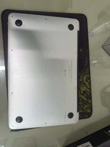 2015 Apple MacBook Air 11" i51.60GHz/4GB/128GB SSD - (Silver) A1465