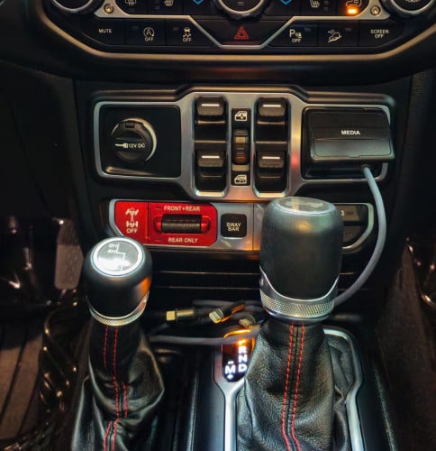 2020 JEEP Wrangler Rubicon ស៊ីន​ Full Option ម៉ាស៊ីនធំ V6  គីឡូរតិចណាស់ តែ15000km មហាថ្មី ម្ចាស់ដើម