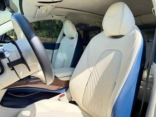 2021 Aston Martin DBX 4.0 V8
