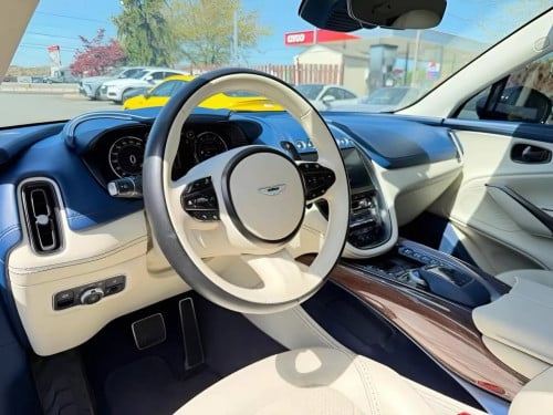 2021 Aston Martin DBX 4.0 V8