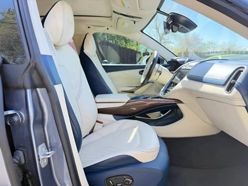 2021 Aston Martin DBX 4.0 V8