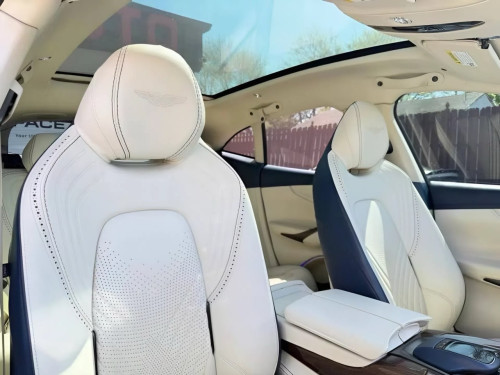 2021 Aston Martin DBX 4.0 V8
