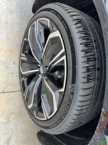 2025 Mazda EZ60 Option Max +2 ទេីបប្រេីបាន1ពាន់kmជាង