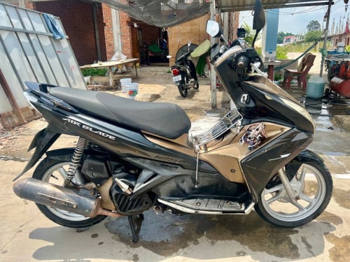 350$ (បាត់កាត) AirBlade 016 ស្តេចម៉ាស៊ីនតាន់ មូលហោះ