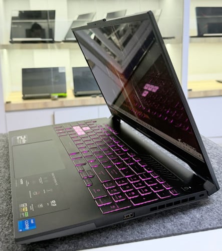 ASUS TUF FX507 (99%)/i5-12th/16GB/M.2 512GB/RTX3050(4G)/15.6”(144hz)/RGB