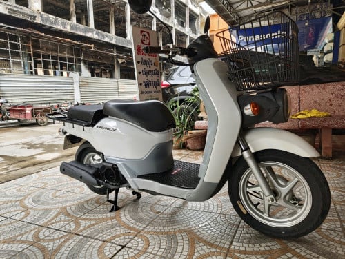 BENLY 110cc ប្រាំងដៃសុីន តំលៃធូរ 086990168