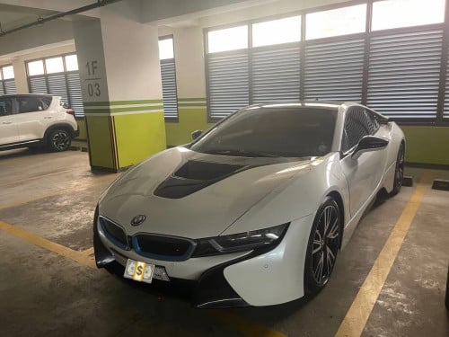 BMW i8