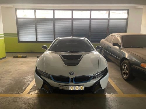 BMW i8