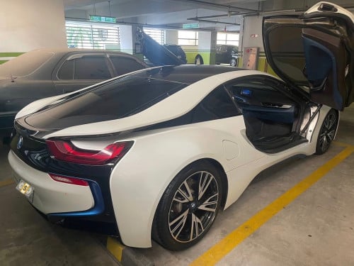 BMW i8