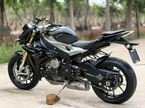 BMW s1000r.លក់ឆ្នាំ2016មិនទាន់ប្រើស្រុកខ្មែរ