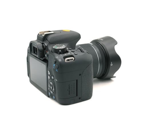 CANON EOS 800D KIT 18-55mm F/3.5-5.6 IS STM