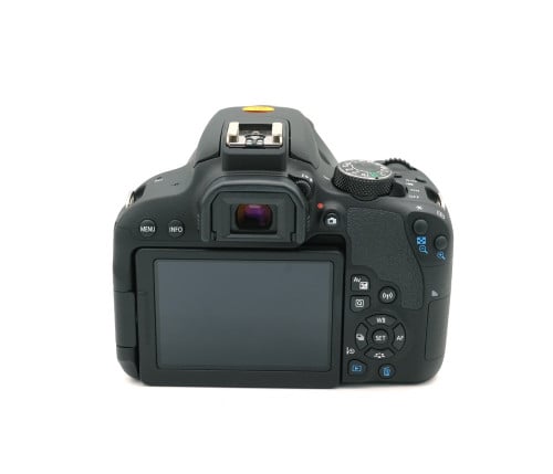 CANON EOS 800D KIT 18-55mm F/3.5-5.6 IS STM