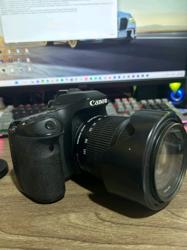 Canon EOS 80D + len 18mm-135mm+32G storage