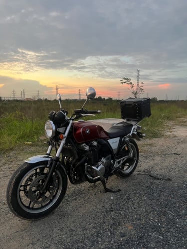 CB1100 ម្ចាស់ដើម plate number 1MM-….