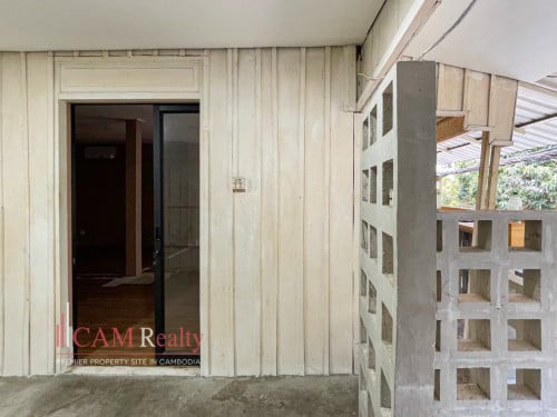 Commercial House For Rent in Tuol Tumpung