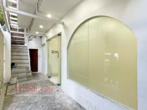 Commercial House For Rent in Tuol Tumpung