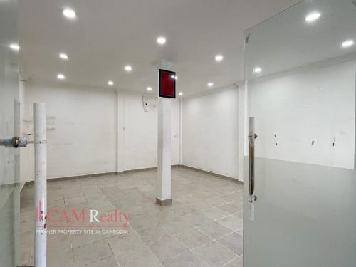Commercial House For Rent in Tuol Tumpung