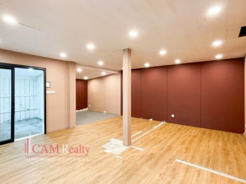 Commercial House For Rent in Tuol Tumpung