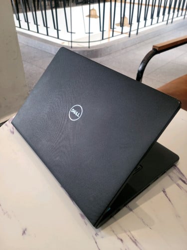 Dell Inspiron 14 នៅថ្មីស្អាត កម្លាំងម៉ាស៊ីនខ្លាំងលក់ធូរៗ