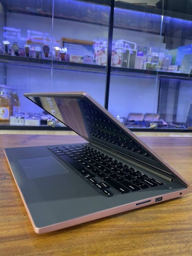 Dell laptop  Inspiron 7472 pink silver gold color