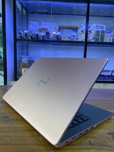 Dell laptop  Inspiron 7472 pink silver gold color