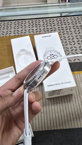 Galaxy watch 8 Classic 46mm white 99% 249$