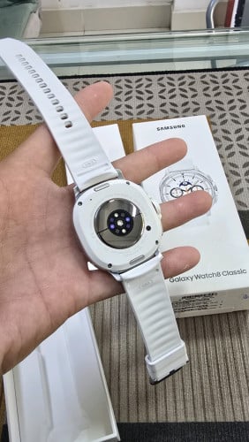 Galaxy watch 8 Classic 46mm white 99% 249$