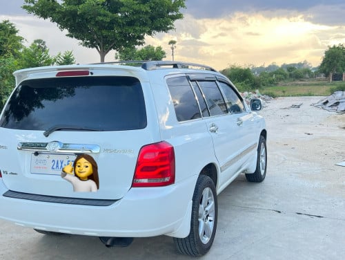 Highlander03v6ប៉ុង2ប្រភេទឡានស្អាត អត់ពុកអត់ច្រេះម៉ាសុីនប្រអប់លេខអេម