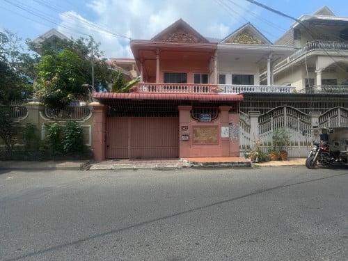 House for sale in Toul Tum Poung
