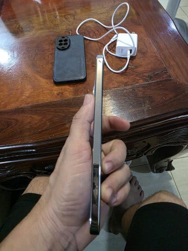 Huawei Nova 14 Ram 12G/256G របស់ក្រុមហ៊ុន ស៊ីម២ នៅស្អាតដូចថ្មី 99.99% សុខភាពថ្មនៅ 100%
