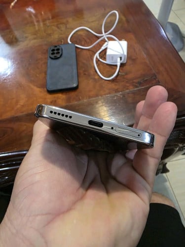 Huawei Nova 14 Ram 12G/256G របស់ក្រុមហ៊ុន ស៊ីម២ នៅស្អាតដូចថ្មី 99.99% សុខភាពថ្មនៅ 100%