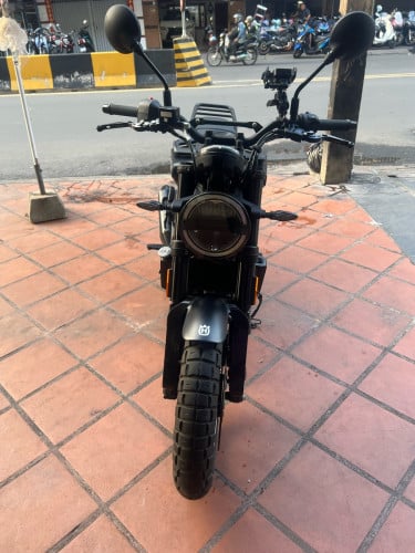 HUSQVARNA SVARTPILEN សេរី2022