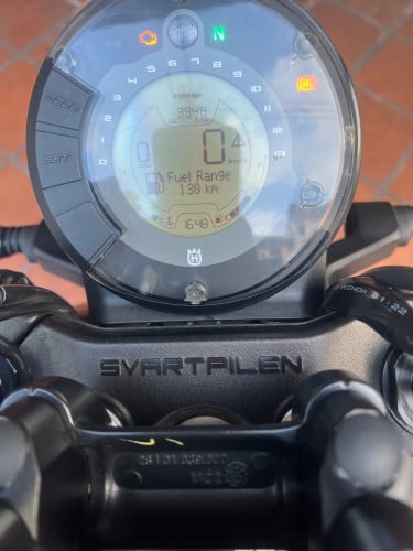 HUSQVARNA SVARTPILEN សេរី2022