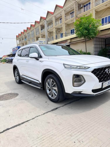 Hyundai Santa Fe 019 ម៉ាស៊ូត កៅអីបីជួរ full option ឡានក្រុមហ៊ុនប្រើបាន3មុឺនគីឡូជាង