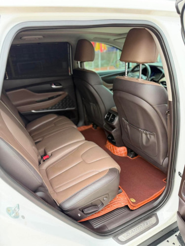 Hyundai Santa Fe 019 ម៉ាស៊ូត កៅអីបីជួរ full option ឡានក្រុមហ៊ុនប្រើបាន3មុឺនគីឡូជាង
