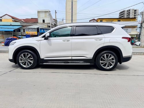 Hyundai Santa Fe 019 ម៉ាស៊ូត កៅអីបីជួរ full option ឡានក្រុមហ៊ុនប្រើបាន3មុឺនគីឡូជាង