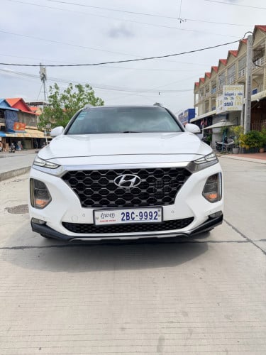Hyundai Santa Fe 019 ម៉ាស៊ូត កៅអីបីជួរ full option ឡានក្រុមហ៊ុន Camera360
