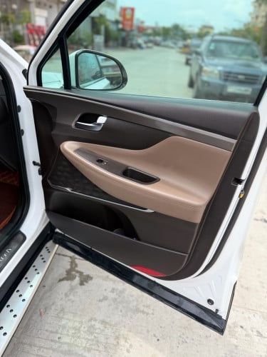 Hyundai Santa Fe 019 ម៉ាស៊ូត កៅអីបីជួរ full option ឡានក្រុមហ៊ុន Camera360