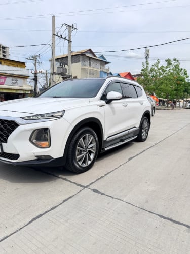 Hyundai Santa Fe 019 ម៉ាស៊ូត កៅអីបីជួរ full option ឡានក្រុមហ៊ុន Camera360