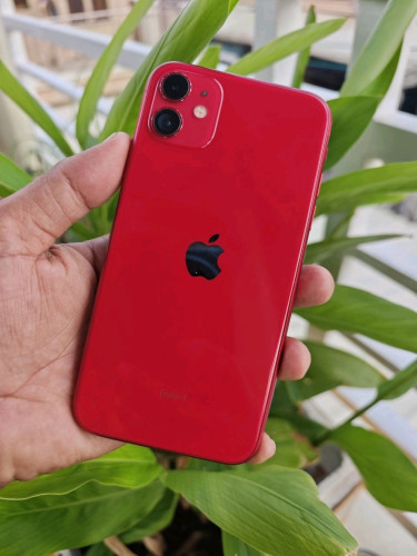 iPhone 11 64G អេក្រង់ហ្សុីន អត់ស្កេន(វៃដូរបាន)👉$125